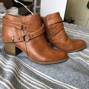 Ankle booties